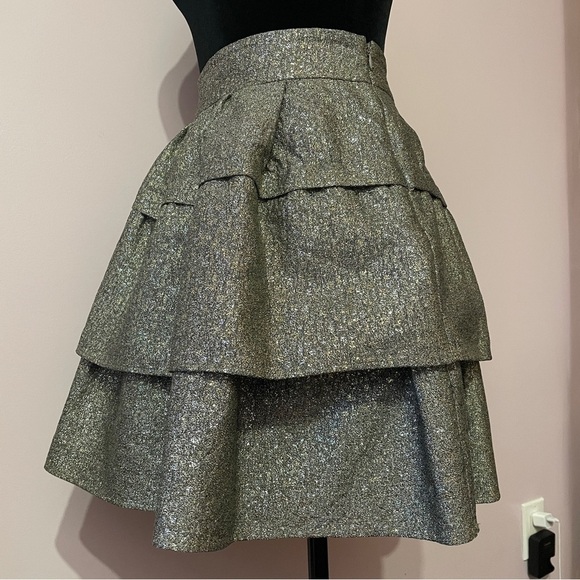 Diane von Furstenberg- Silver Gold Ruffle Embellished Tiered Mini Skirt Size 6 - Picture 3 of 6